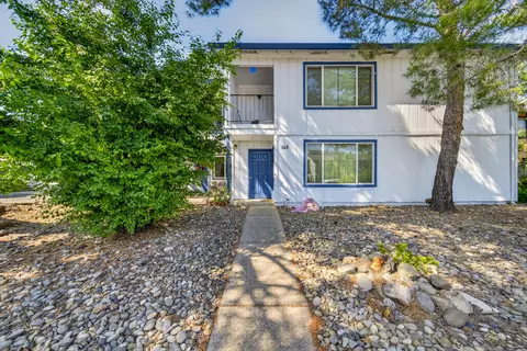 948 Jamieson Ct, Redding, CA 96003