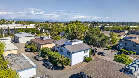 View/Area - 948 Jamieson Ct, Redding, CA 96003 photo 3 of 7