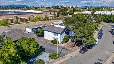 View/Area - 948 Jamieson Ct, Redding, CA 96003 photo 4 of 7