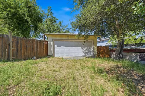 Exterior - 1523 Olive Ave, Redding, CA 96001 photo 5 of 12