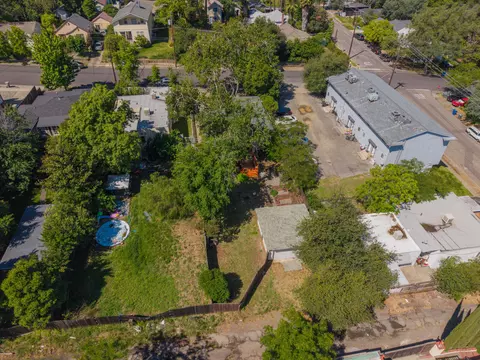 View/Area - 1523 Olive Ave, Redding, CA 96001 photo 3 of 7