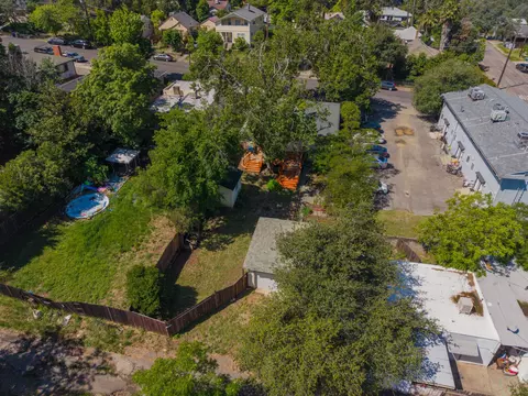 View/Area - 1523 Olive Ave, Redding, CA 96001 photo 1 of 7