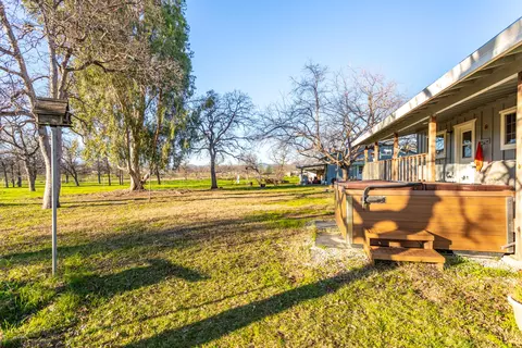 Exterior - 11670 Homestead Ln, Redding, CA 96003 photo 6 of 18