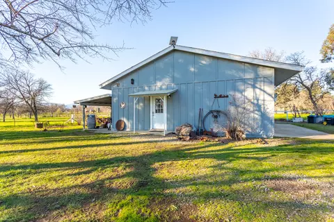 Exterior - 11670 Homestead Ln, Redding, CA 96003 photo 3 of 18