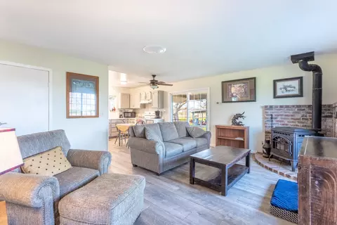 Living - 11670 Homestead Ln, Redding, CA 96003 photo 3 of 3