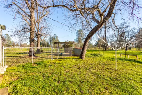 Exterior - 11670 Homestead Ln, Redding, CA 96003 photo 7 of 18
