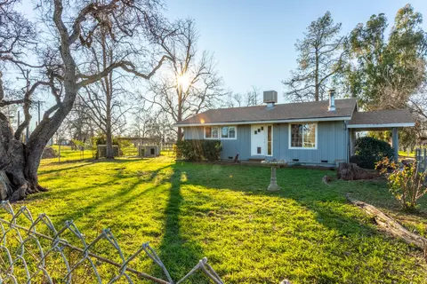 Exterior - 11670 Homestead Ln, Redding, CA 96003 photo 15 of 18