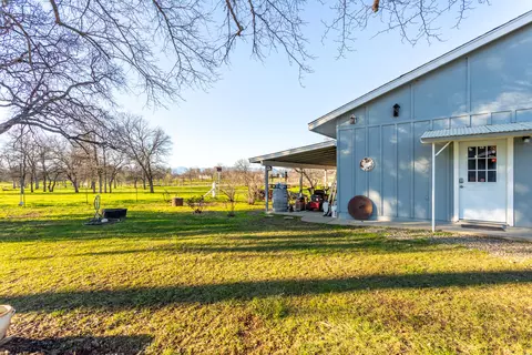 Exterior - 11670 Homestead Ln, Redding, CA 96003 photo 4 of 18