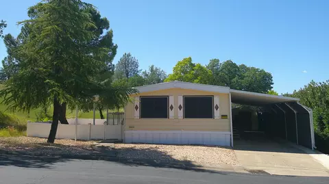 370 Logwood Dr, Redding, CA 96003