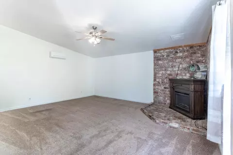 Living - 6329 Oak St, Anderson, CA 96007 photo 4 of 5