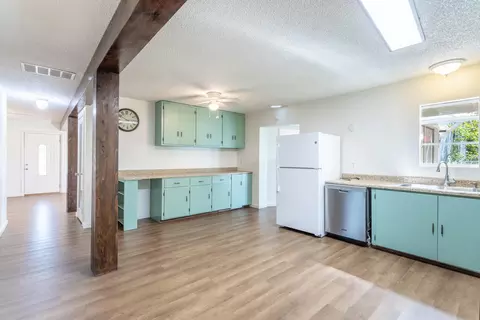Entry Way - 6329 Oak St, Anderson, CA 96007 photo 1 of 1
