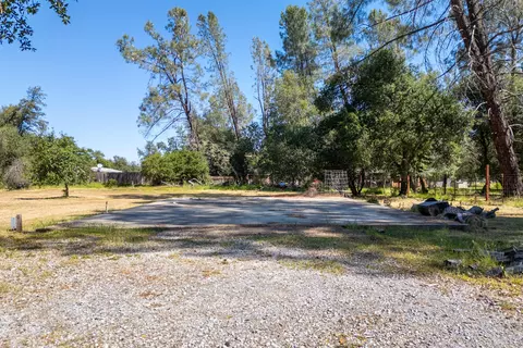 Exterior - 6329 Oak St, Anderson, CA 96007 photo 6 of 10