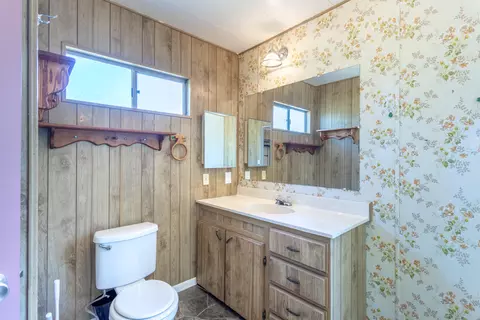 Bath - 6329 Oak St, Anderson, CA 96007 photo 4 of 5