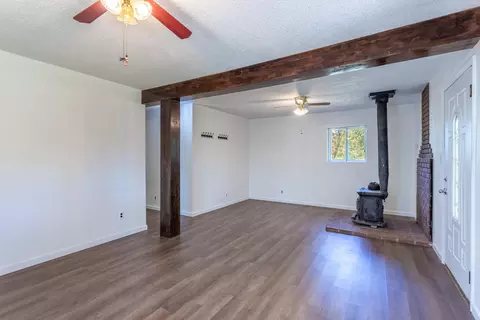 Living - 6329 Oak St, Anderson, CA 96007 photo 2 of 5