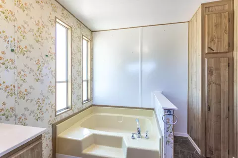 Bath - 6329 Oak St, Anderson, CA 96007 photo 5 of 5