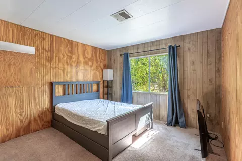 Bedroom - 6329 Oak St, Anderson, CA 96007 photo 4 of 6
