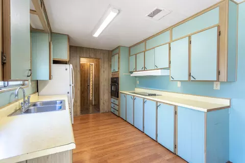 Kitchen - 6329 Oak St, Anderson, CA 96007 photo 2 of 2