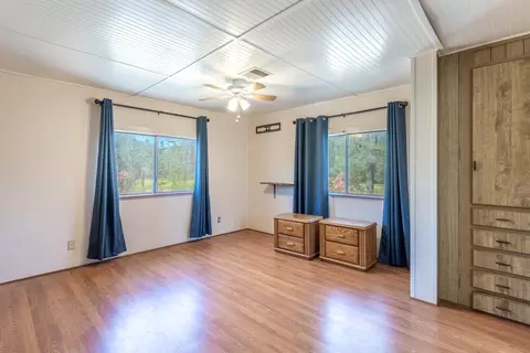 Bedroom - 6329 Oak St, Anderson, CA 96007 photo 6 of 6