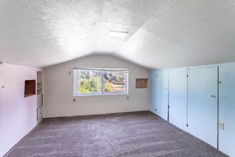 Bedroom - 6329 Oak St, Anderson, CA 96007 photo 3 of 6
