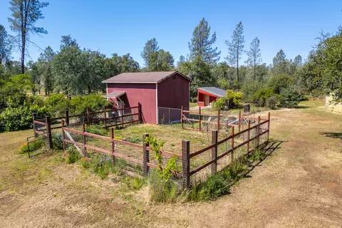 Exterior - 6329 Oak St, Anderson, CA 96007 photo 7 of 10