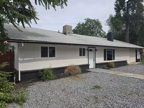 1921 Montana Ave, Shasta Lake, CA 96019