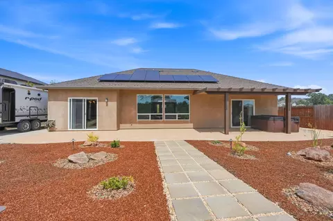 20223 Solomon Peak Dr, Anderson, CA 96007