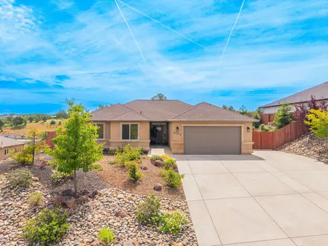 20223 Solomon Peak Dr, Anderson, CA 96007