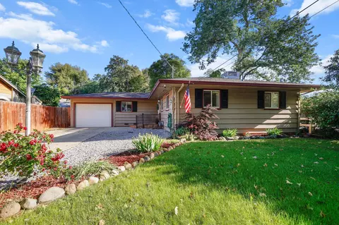 728 Loma Vista Dr, Redding, CA 96002