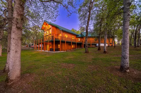 Exterior - 15920 El Camino Robles Rd, Redding, CA 96001 photo 17 of 20