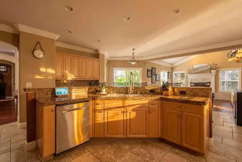 13380 Tierra Heights Rd, Redding, CA 96003 photo 10