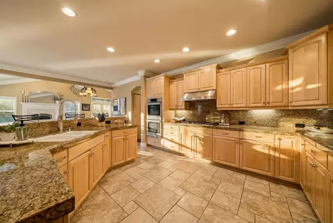 13380 Tierra Heights Rd, Redding, CA 96003 photo 9