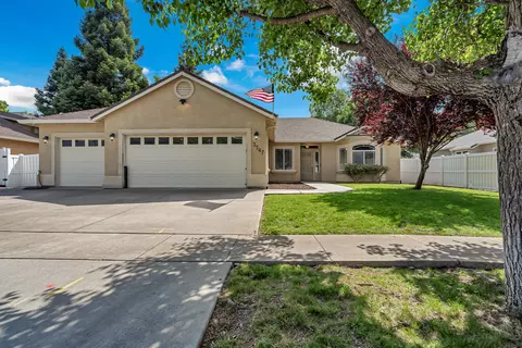 3547 Laramie St, Redding, CA 96002