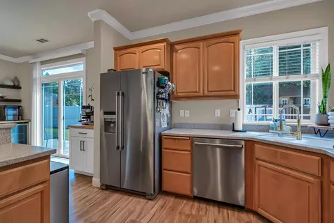 Kitchen - 3547 Laramie St, Redding, CA 96002 photo 4 of 4