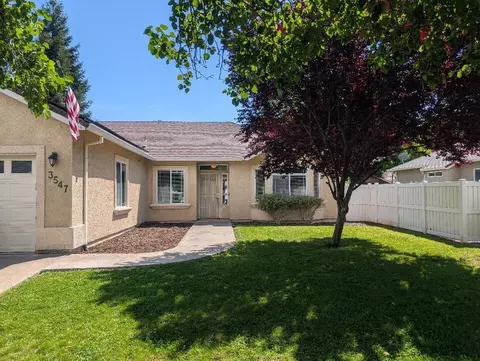 3547 Laramie St, Redding, CA 96002