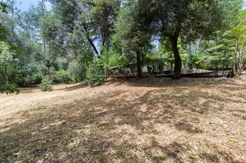 Exterior - 15084 Early Dawn Ln, Redding, CA 96003 photo 6 of 7