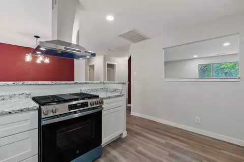 Kitchen - 15084 Early Dawn Ln, Redding, CA 96003 photo 4 of 4