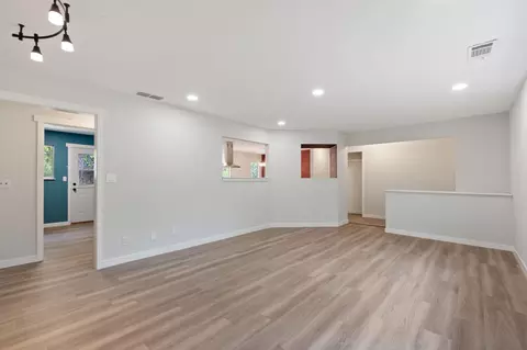 Living - 15084 Early Dawn Ln, Redding, CA 96003 photo 5 of 5