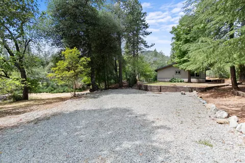 Exterior - 15084 Early Dawn Ln, Redding, CA 96003 photo 5 of 7