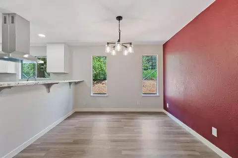 Dining - 15084 Early Dawn Ln, Redding, CA 96003 photo 2 of 2