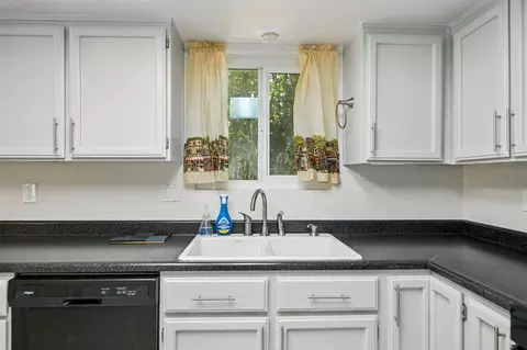 Kitchen - 3588 Magnums Way, Redding, CA 96003 photo 3 of 3