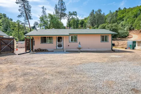 14493 Aloha Rd, Bella Vista, CA 96008