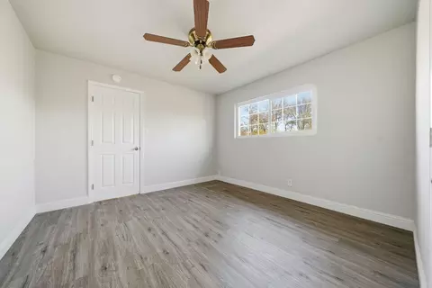 Bedroom - 2215 Oxford Rd, Redding, CA 96002 photo 6 of 6