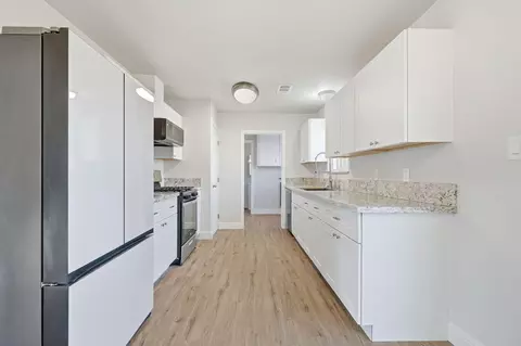 Kitchen - 2215 Oxford Rd, Redding, CA 96002 photo 2 of 3