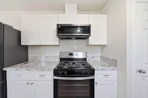 Kitchen - 2215 Oxford Rd, Redding, CA 96002 photo 3 of 3