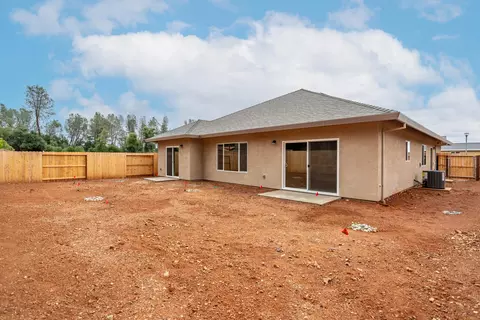 Exterior - 3424 Lowland Ave, Redding, CA 96002 photo 5 of 7