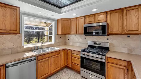 12394 Angora Dr, Redding, CA 96003 photo 8