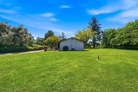 Exterior - 15695 Johnson Rd, Red Bluff, CA 96080 photo 15 of 17