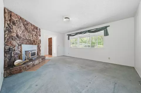 Living - 15695 Johnson Rd, Red Bluff, CA 96080 photo 3 of 7