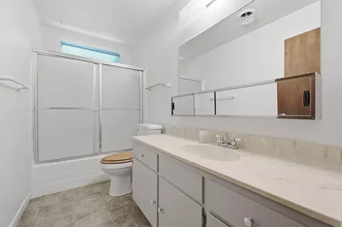 Bath - 15695 Johnson Rd, Red Bluff, CA 96080 photo 4 of 4