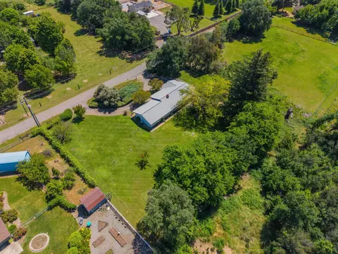 View/Area - 15695 Johnson Rd, Red Bluff, CA 96080 photo 6 of 9